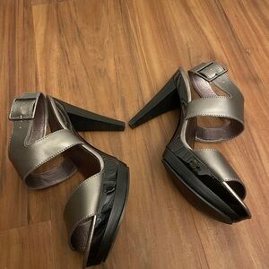 levity Metallic Gray Strappy Platform Heels with Black Patent Platform
